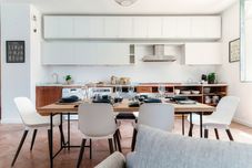 Lain-lain Silken Escape - Pool and Lake View