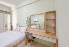 Others 5 Stunning Comfy Studio Apartment Near Merr At Bale Hinggil