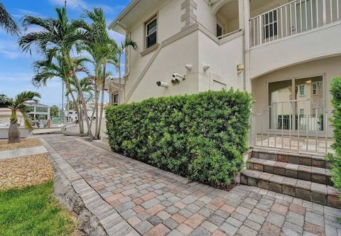 Others Stay Hospitality - Hendricks Isle