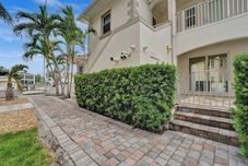 Others Stay Hospitality - Hendricks Isle