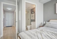 Others 7 Upscale Condo in Downtown Toronto