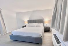 Others 5 Wainscott Woods Retreat