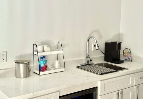 Others Wainscott Woods Retreat