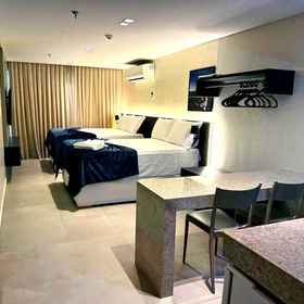Room 1 LM Quality Suites, Handicraft Market Hotels