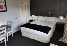 Others 5 Kea by the Lake