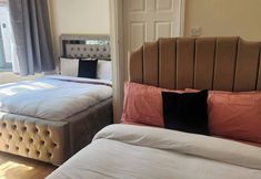 Others 6 Charming Victorian Apartment in Central Wolverhampton