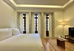 Others 2 Collection 4F in Oporto