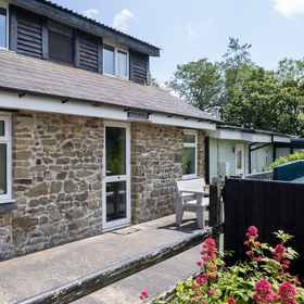 Room 1 Cornflower at Gorslwyd - Sound Retreat, Nantcwnlle Hotels