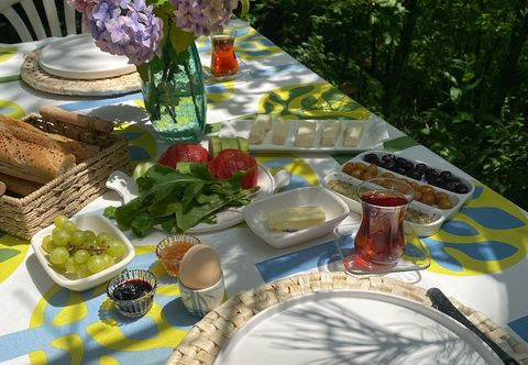 Others Akademi Servetiye