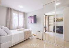 기타 2 Apt With Balcony in a Condo With Pool - Clr0211