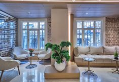 Others 5 Four - G Hotel Premium