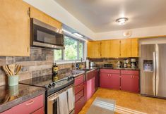 Others 4 Lodge Trails, Hot Tub, Walk to Cornet Bay