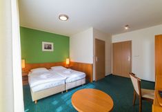 Lain-lain 4 Villa Taaakaryba