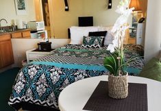 Khác 4 Hawaiian Monarch by Hawaii Ocean Club