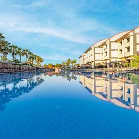 Primary image1全包式精品馮渡假村,Dragon Bar飯店