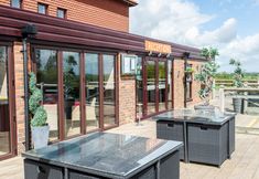 Lain-lain 6 The Stones Hotel