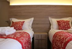 Others 6 Hotel Shepherds Bush London