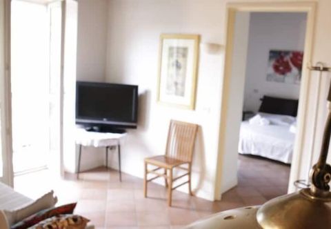 Others Fleur de Lis Belvedere