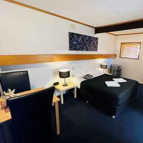 Primary image1霍舍姆汽車旅館,圣迈克尔和约翰小学飯店