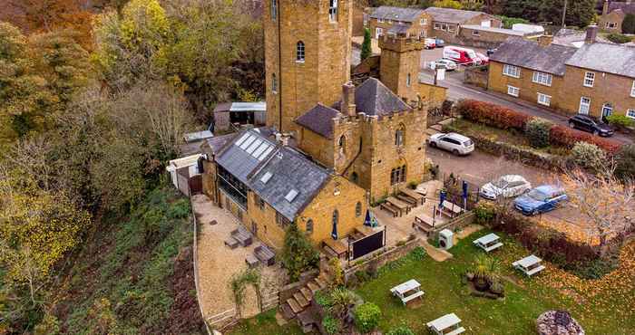 Lain-lain Castle at Edgehill