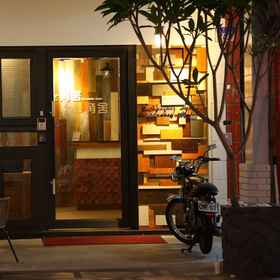 Primary image 1 Corner House - Hostel, 완롱 호텔