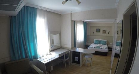 Others 2 Almena Hotel