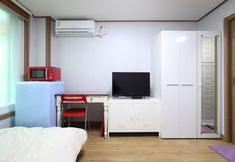 Others 7 SB Guest House