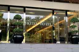 Uptown Imperial Hotel, Rp 485.554