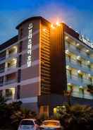 Imej utama Breeze Bay Hotel