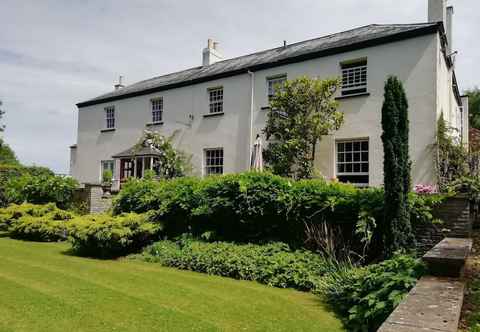 Others Buckley Farmhouse