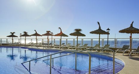 기타 2 Universal Hotel Marqués