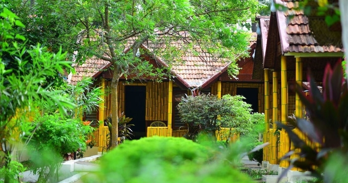 Others Savithri Inn