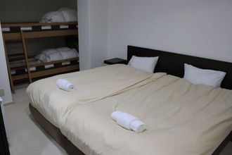 Others 4 Tsuru Apartments