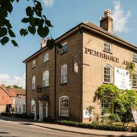 Primary image1The Pembroke Arms,索尔兹伯里古城飯店