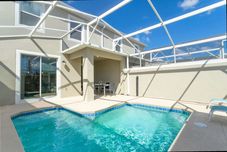 其他 Stylish 4Bd w Lake View Pool Kids Themed Room