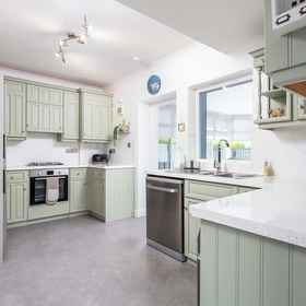 Room 1 No.15 Ellis House -Donnini Apartments, East Ayrshire Hotels