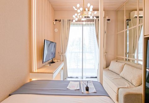 Khác Elegant & Strategic Studio Room At Sky House Bsd Apartment