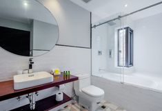 Others 4 w Contemporary 1BR in Plaza Catedral