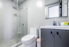 Others 7 w Sophisticated 1BR w Great Deco in Centriqo