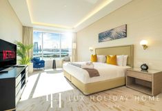 Others 6 LUX  Iconic Views at Palm Tower Studio