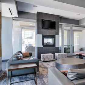 Room1Royal Escape Midtown High Rise，Institute of Paper and Science Technology飯店