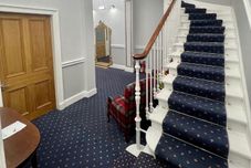 Lain-lain Mayfield Suites