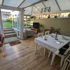 Primary image 1 モダン 3ベッドルーム イーストボーン リトリート: トランクィル & コージー ステイ, イーストボーン・ミニチュア・スチーム鉄道 ホテル