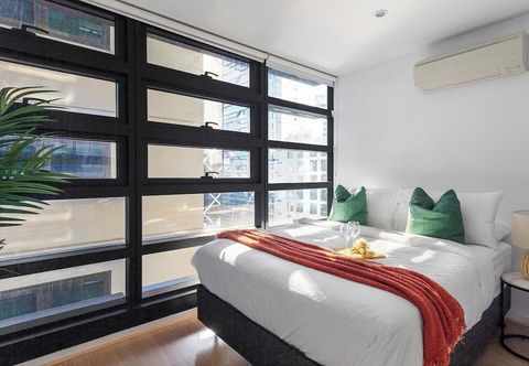 Others 2BR Apt Next to Melbourne Central With City Views