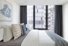 기타 5 Large 3BR Apt Near Crown, Sleeps 10, Free Parking