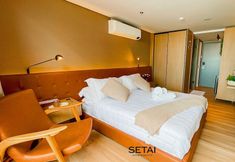 Others 3 Edition - by Setai Apartaments