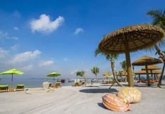 Others 5 High-floor 2BR Suite, Water Views, Free Parking