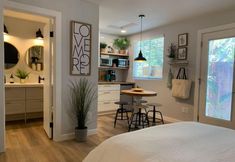 อื่นๆ 5 New Cozy Studio 2 Queen Beds, Kitchen Walk to Water