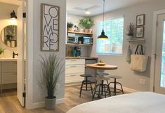 อื่นๆ 2 New Cozy Studio 2 Queen Beds, Kitchen Walk to Water