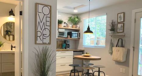 อื่นๆ 2 New Cozy Studio 2 Queen Beds, Kitchen Walk to Water